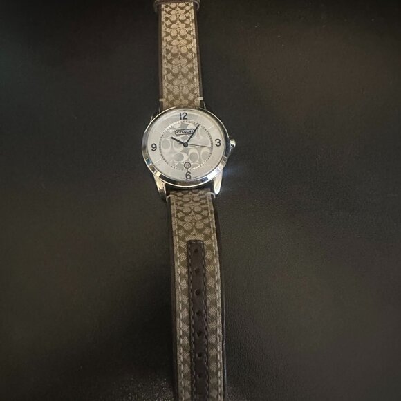 Coach Signature Brown & Khaki Women’s Watch - Need New Battery - Picture 2 of 10